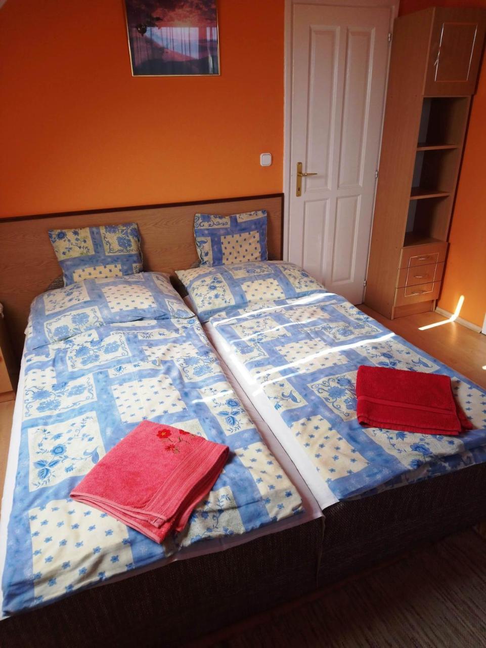 Erika Vendeghaz Hotel Buk Bagian luar foto