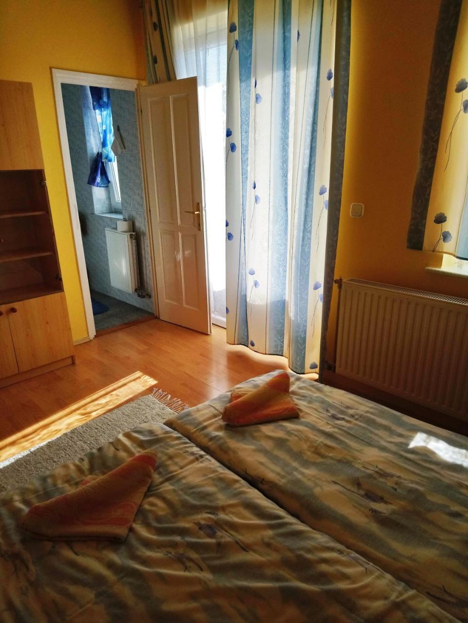 Erika Vendeghaz Hotel Buk Bagian luar foto